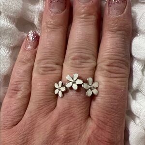 Pandora Darling Daisy Authentic Ring